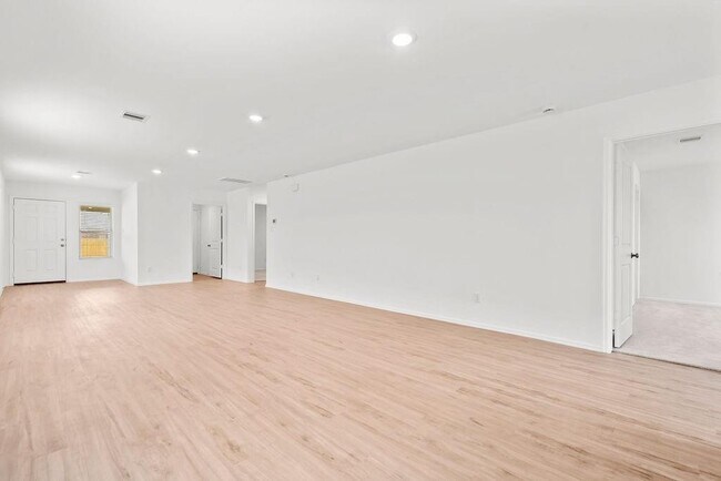 Building Photo - 7507 Birch Harvest Dr