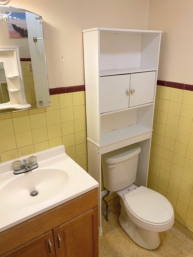 Building Photo - 707 N Adams St