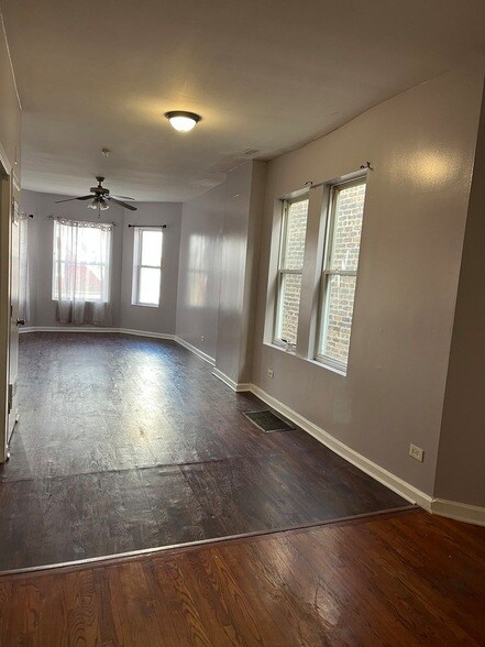Building Photo - 3057 W Flournoy St