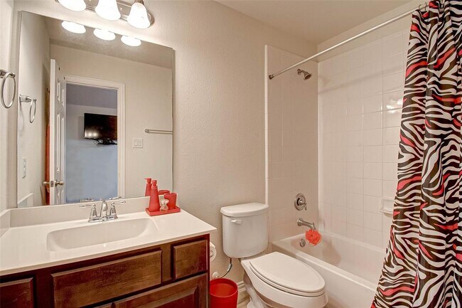 Building Photo - 8219 Peppervine Ct