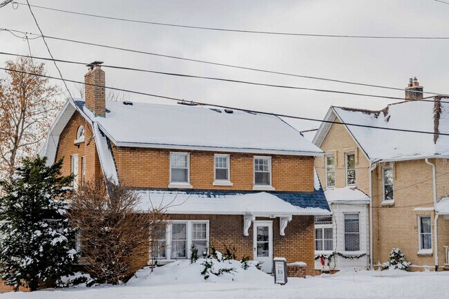 Building Photo - 301 W Wisconsin Ave