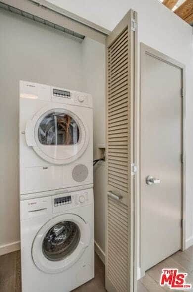Building Photo - 527 Molino St