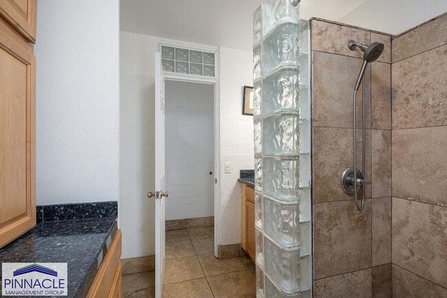 Building Photo - 240 Lili?uokalani Ave