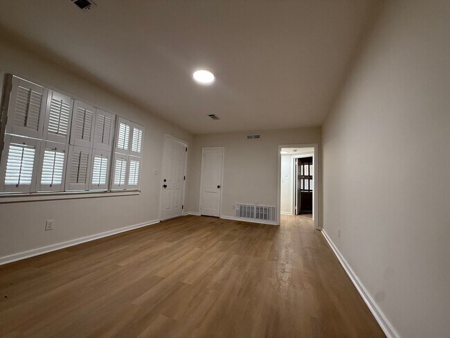 Building Photo - Available June 1st — Newly Remodeled 4BR / 2BA Home in Dalraida