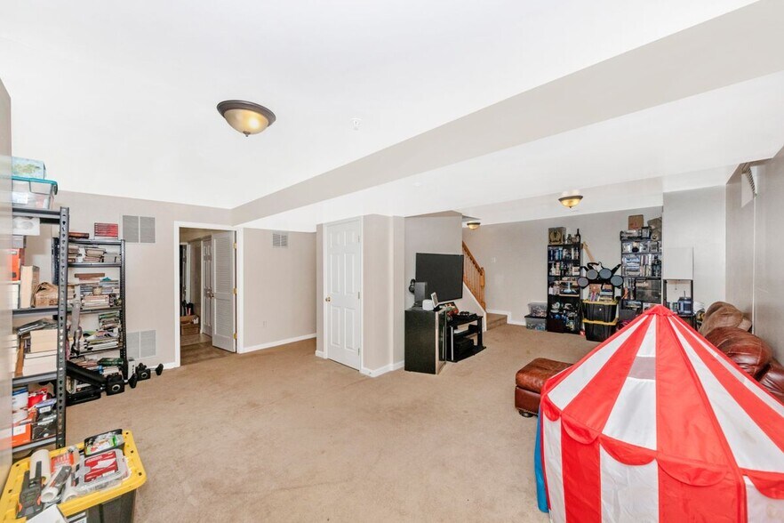 Building Photo - 8403 Black Willow Ct