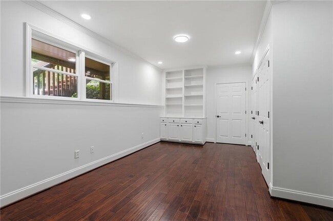 Building Photo - 730 Rose Creek Cir