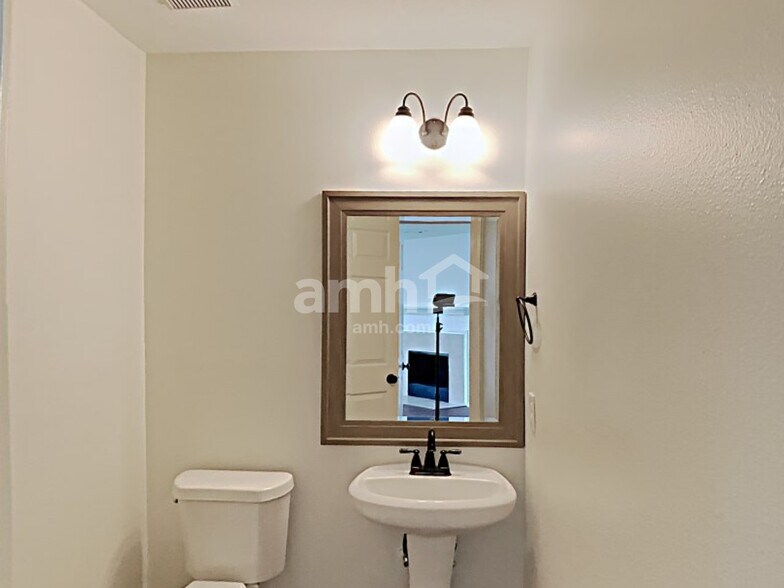 Building Photo - 15334 Sienna Oak Dr