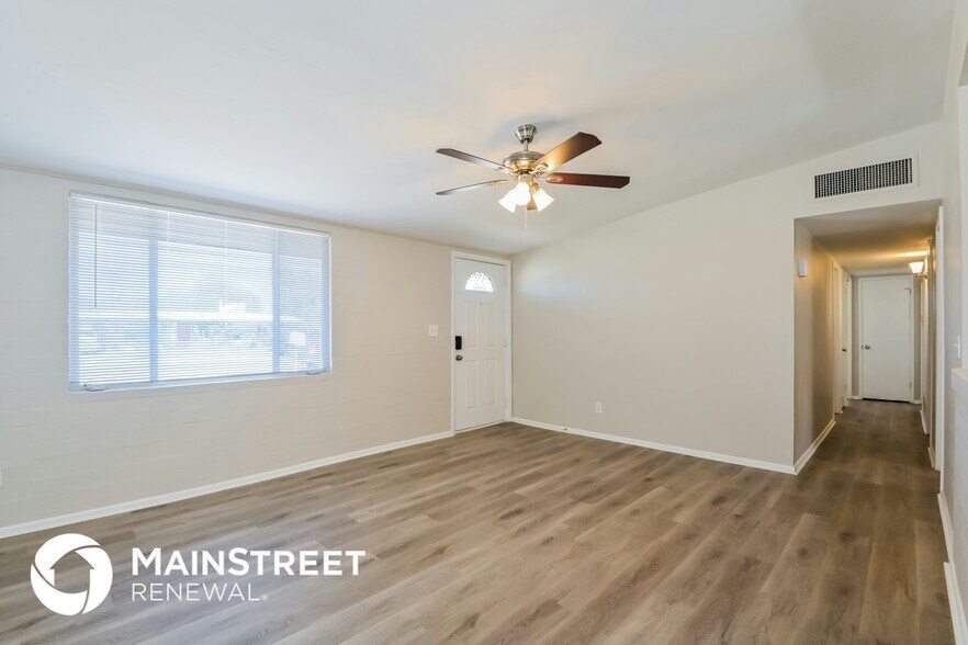 Building Photo - 1733 S Avenida Regulo