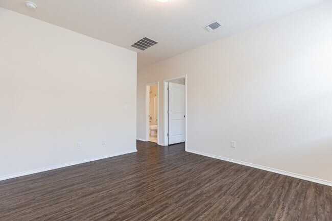 Building Photo - 11219 Pomona Park
