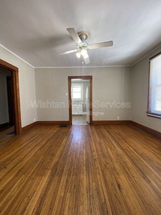 Building Photo - 522 W Murray St