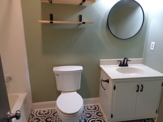 Building Photo - Nice! Updated House with Unfinished Basement-Ready for Move-In