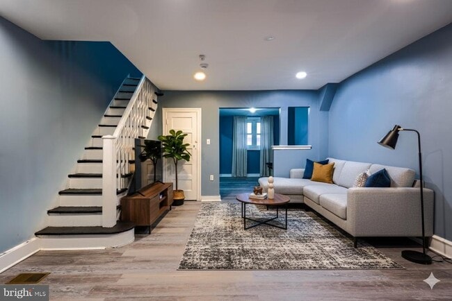 Building Photo - 6746 Linmore Ave