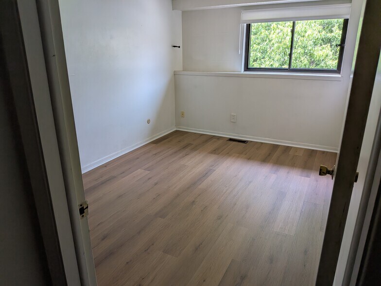 Building Photo - 4312 Hyde Park