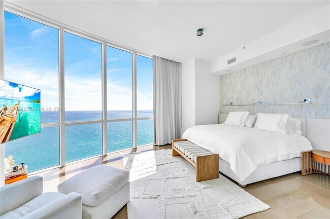 Building Photo - 18101 Collins Ave