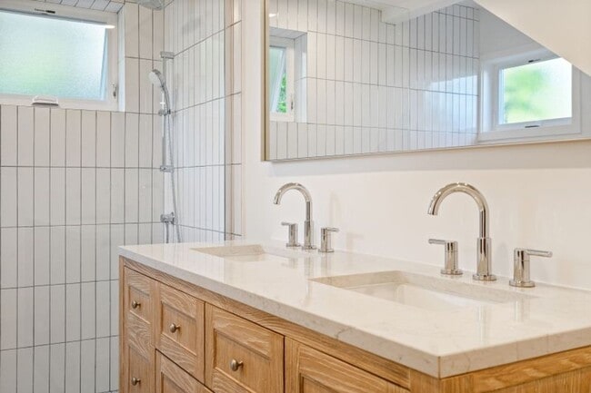 Building Photo - Sun-Filled Furnished Sausalito Home with Sweeping Bay Views