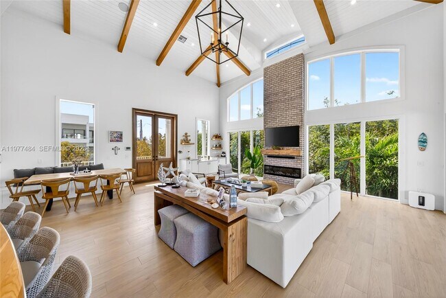 Building Photo - 146 Mockingbird Rd