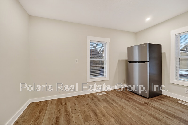 Building Photo - 1410 Hannibal St