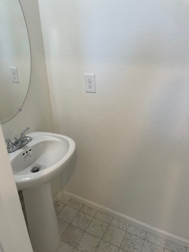 Building Photo - 4406 N Quatar Ct