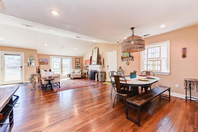 Building Photo - 3318 20th St