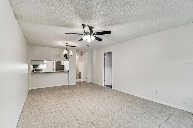 Building Photo - 3803 N Oak Dr