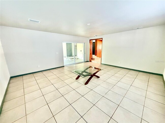 Building Photo - 1017 W Blann Dr