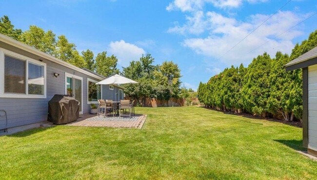 Building Photo - 4 Bedrooms • Single Level • Prime Meridian Location