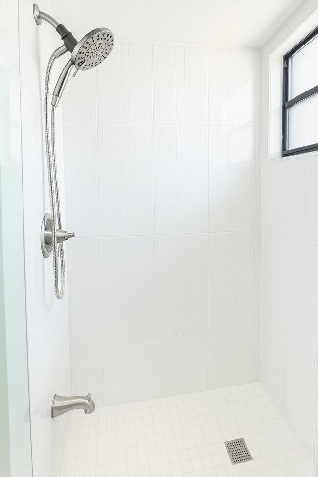 Building Photo - 2401 S Ocean Dr