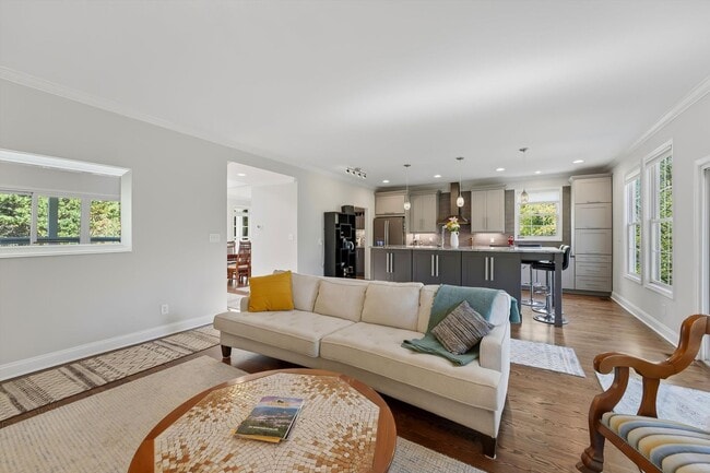 Building Photo - Stunning 4BR Home in Cascade Falls – Modern Upgrades & EV Ready!