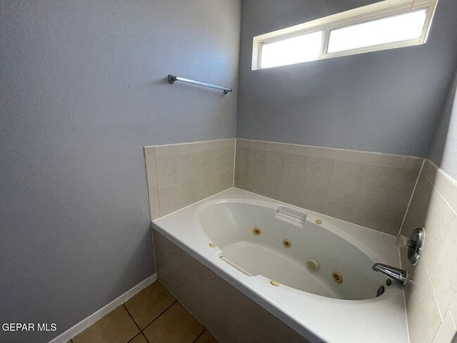 Building Photo - 3952 Tierra Venado Dr