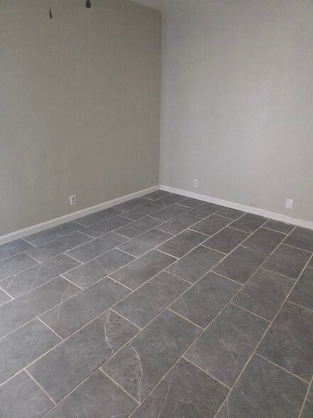 Building Photo - 13865 Julian Dr