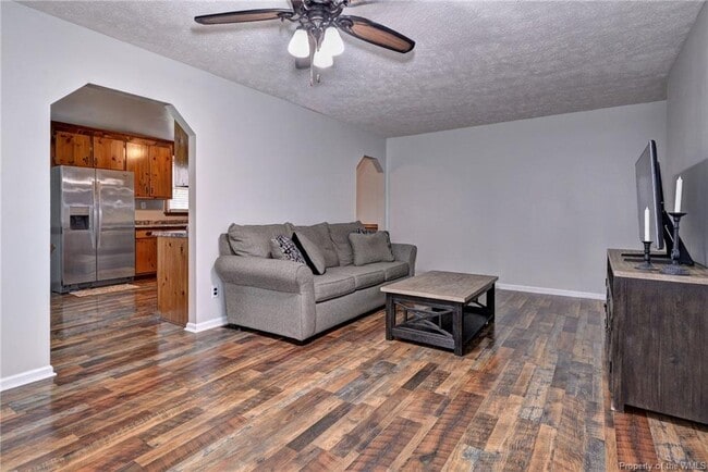 Building Photo - 5930 Farmers Dr