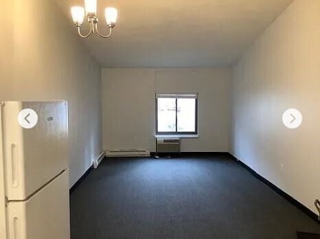 Building Photo - 949 Main St