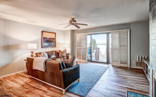 Building Photo - 12 Genoa Ct