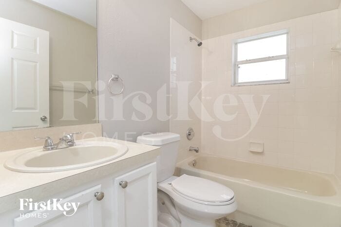 Building Photo - 1809 Hudson Ct