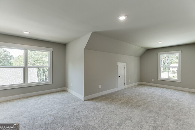 Building Photo - 115 Rains Rd