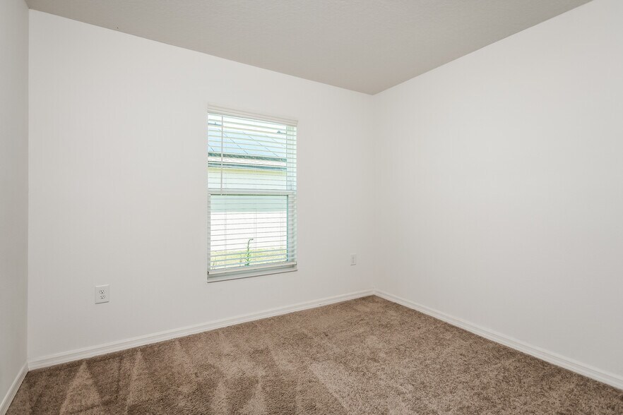 Building Photo - 1375 Swan Lake Cir