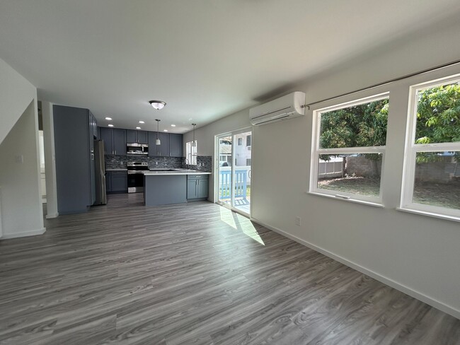 Building Photo - Newly Renovated Spacious Home In the Heart...