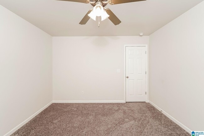 Building Photo - 395 Americana Dr