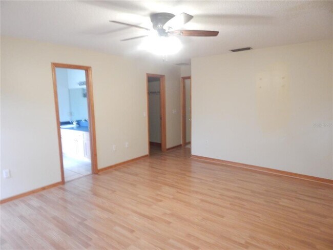 Building Photo - 4506 Lake Trudy Dr