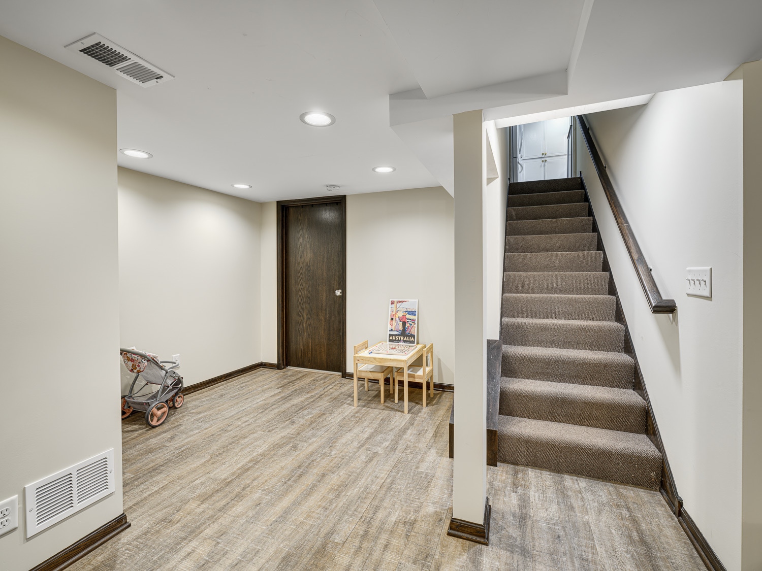 Building Photo - 4319 Harriet Ave