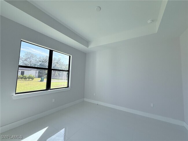 Building Photo - 2266 Desoto Blvd S