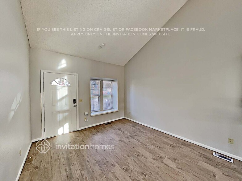 Building Photo - 2977 S Bahama St