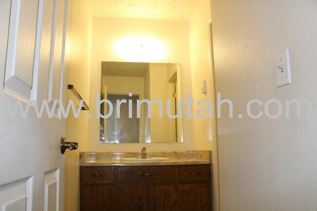 Building Photo - 1594 E 3300 S