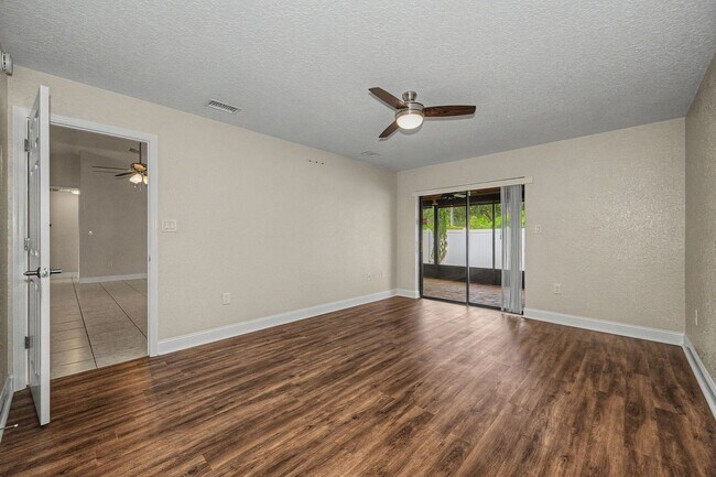 Building Photo - 4449 Foxboro Dr