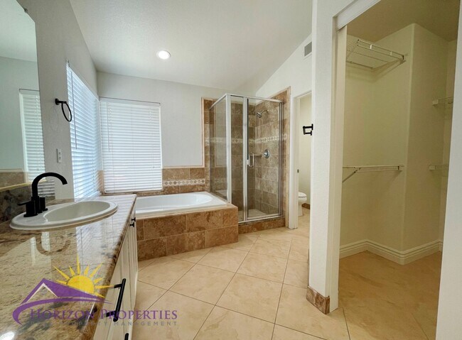 Building Photo - Spacious 5 Bed 3 Bath 2,136 Sq. Ft. Sheldon Pacific Home in Elk Grove