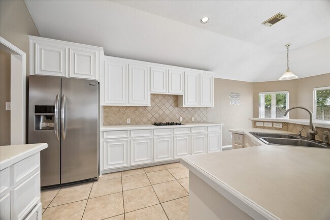 Building Photo - 2102 Grand Brook Ct