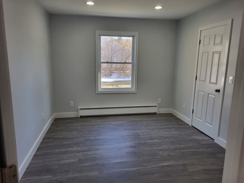 Front bedroom - 1221 Main St
