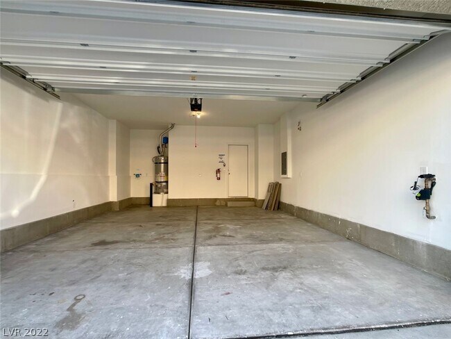 Building Photo - 25 Barbara Ln