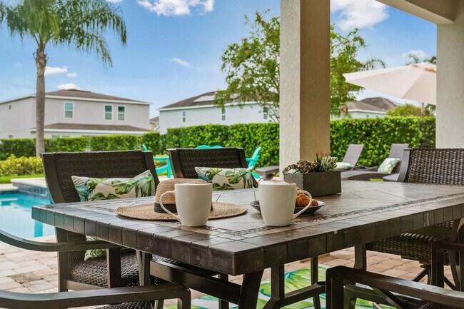 Building Photo - 421 Burma St