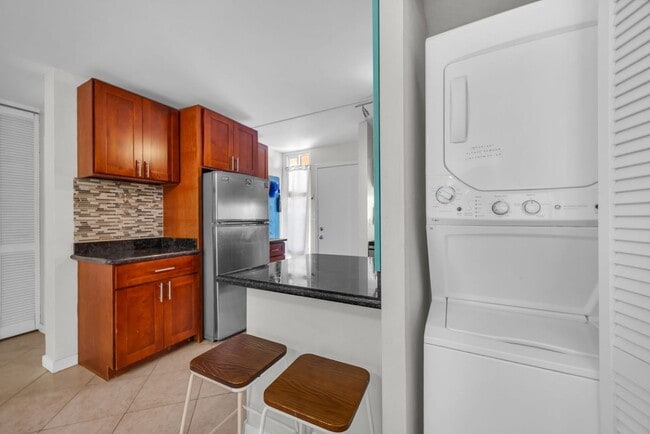 Building Photo - West Maui 2BD Condo Across from Beach Park | Furnished | Ground Floor